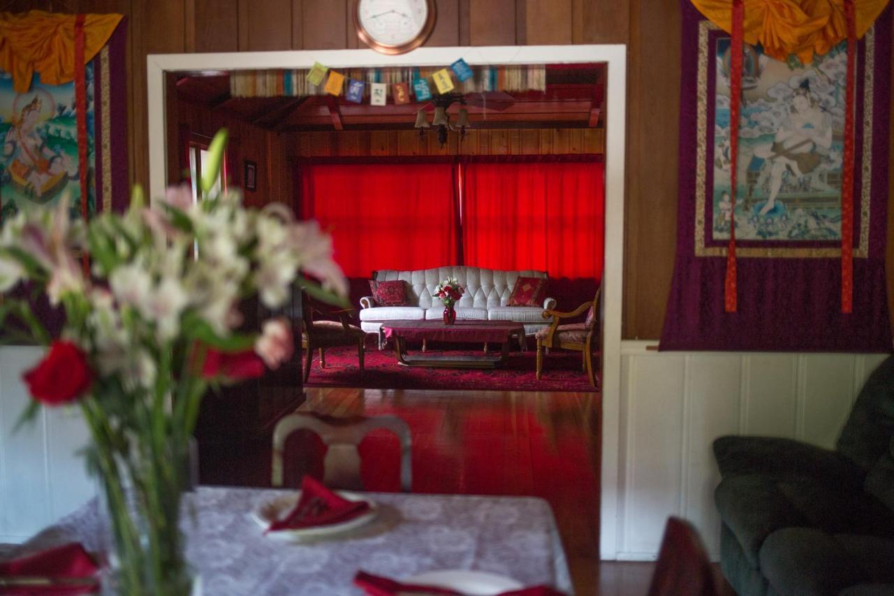 קרנוויל Quiet Mind Lodge, Spa & Retreat Sequoias מראה חיצוני תמונה